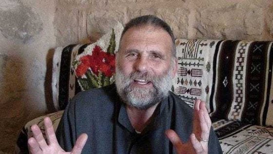 #ricordiamodomani #28luglio 2013, il gesuita Padre Paolo dall’Oglio, ha fatto la sua ultima apparizione pubblica chiedendo libertà per Raqqa e per la Siria.  
#pernondimenticare #PadreDallOglio