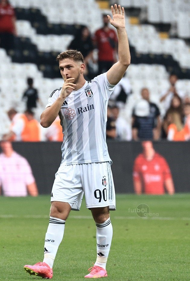 BesiktasOrdusu's tweet photo. Beşiktaş’ımızın öz evladı Semih Kılıçsoy 🦅 https://t.co/i0dIFOsT23