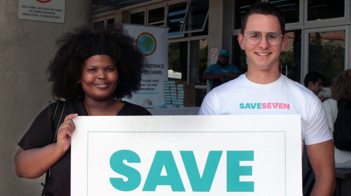 SUhealthsci's tweet photo. Third-year med student Jonty Wright founded @SaveSevenLives after meeting patients awaiting organs. He first built a website to raise awareness, then taught himself to programme a chatbot to answer questions about organ donation in SA.

READ MORE here: https://t.co/toxSTgqxlb. https://t.co/B0eiSOlI0d