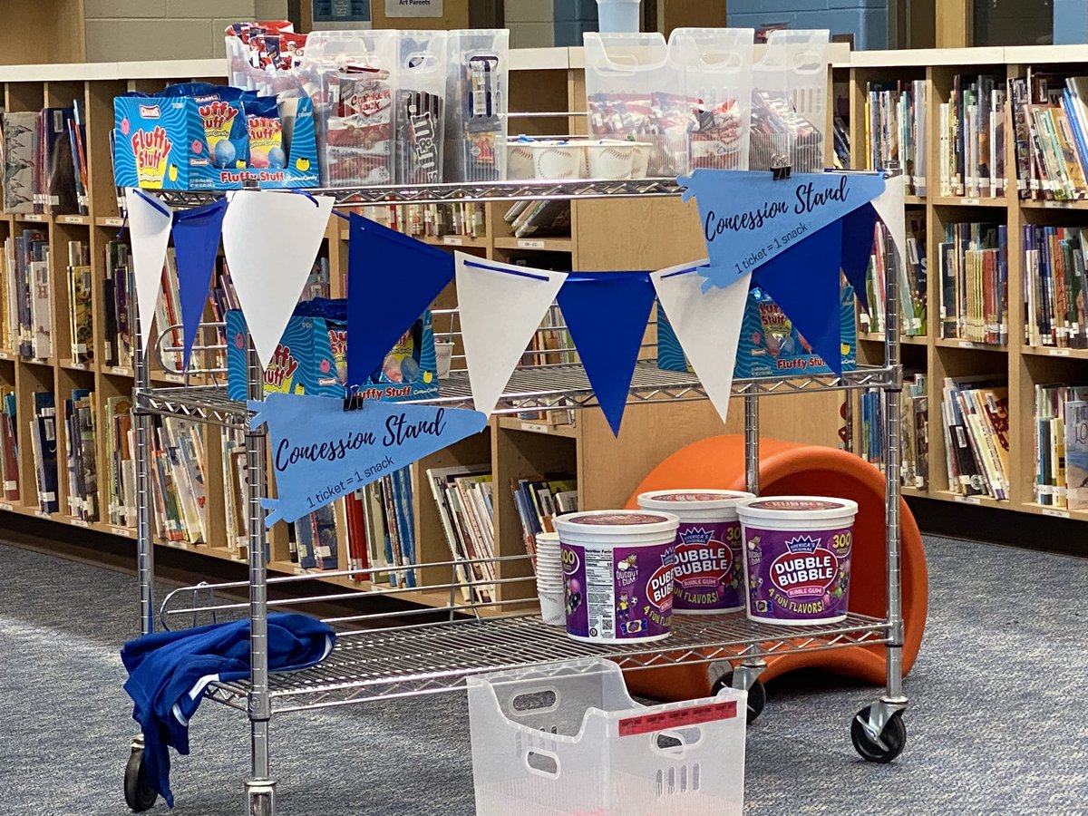MrsS_andCrew's tweet photo. Our school had a concession stand at District kickoff! π #teachleadlearn @eastsidees https://t.co/cMnRNSN0Gh