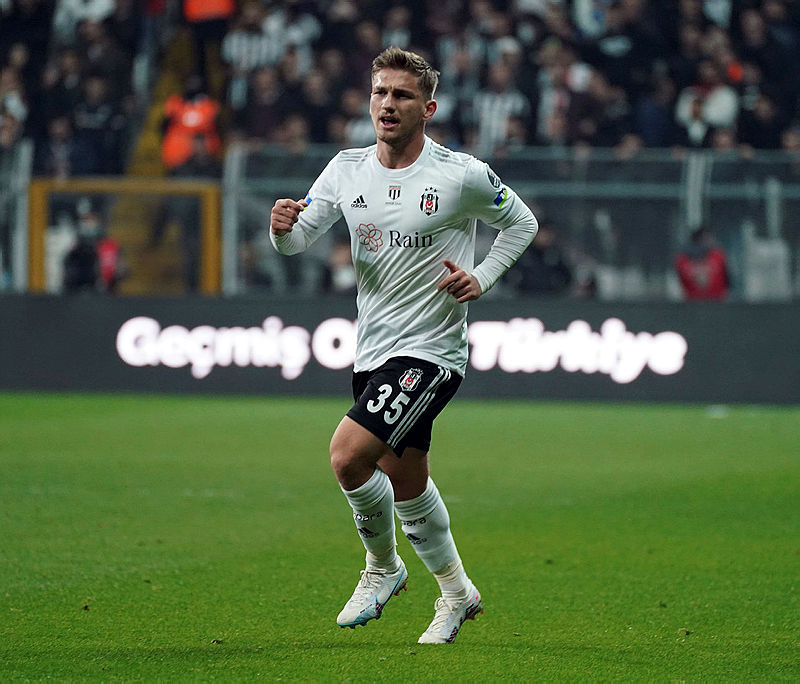 iykiBesiktasVar's tweet photo. Semih Kılıçsoy: "Şenol hocama ve Burak hocama çok teşekkür ediyorum bana şans verdikleri için. Taraftarlarımız çok sağ olsun. Çok çalışarak onların hakkını vermek istiyorum. " https://t.co/NS7PSPsnu0