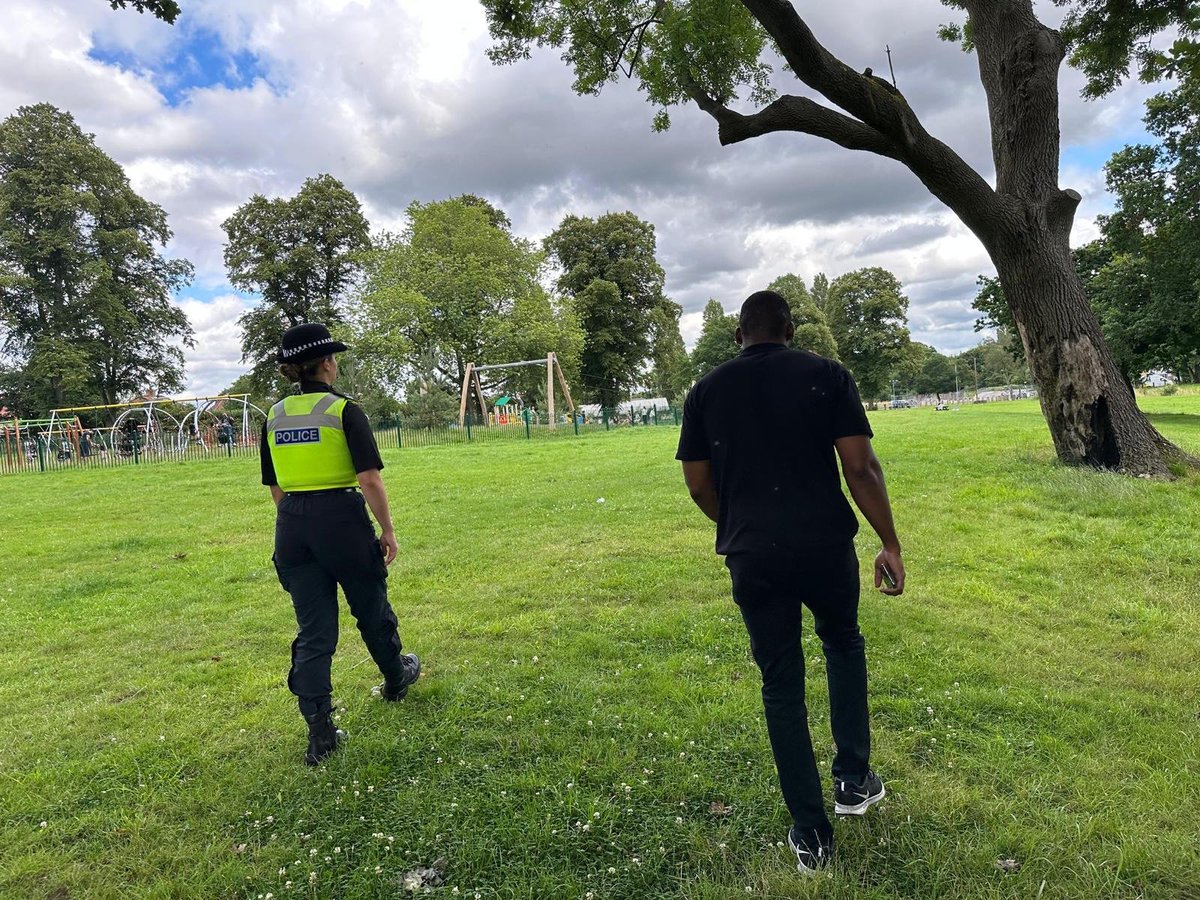 Officers have been out and about across Acocks Green today getting involved in #OPADVANCE , it's a day of all out activity to tackle local community concerns. The local neighbourhood team have been working with @BhamCityCouncil ASB officer to prevent any happening today.
