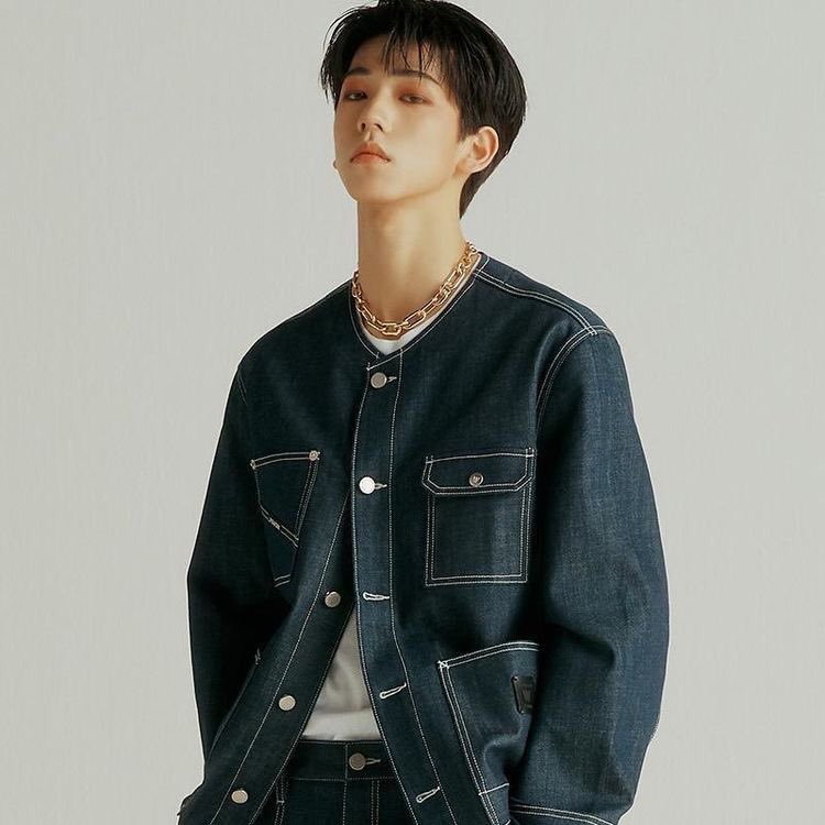 taeguide's tweet photo. [INFO] Hae Min, Vocalist from rookie boy group 8TURN mentioned Taehyung as his role model 

“V from BTS is my role model and I looked up to him as I dreamt of becoming a singer. I loved the stage he put on during an awards ceremony, so I looked up all of his performances. I really enjoyed listening to the songs he released as a solo artist and they all were types of songs that I enjoy, so I wanted to become an artist like him. I also want to take on his fashion style as well”