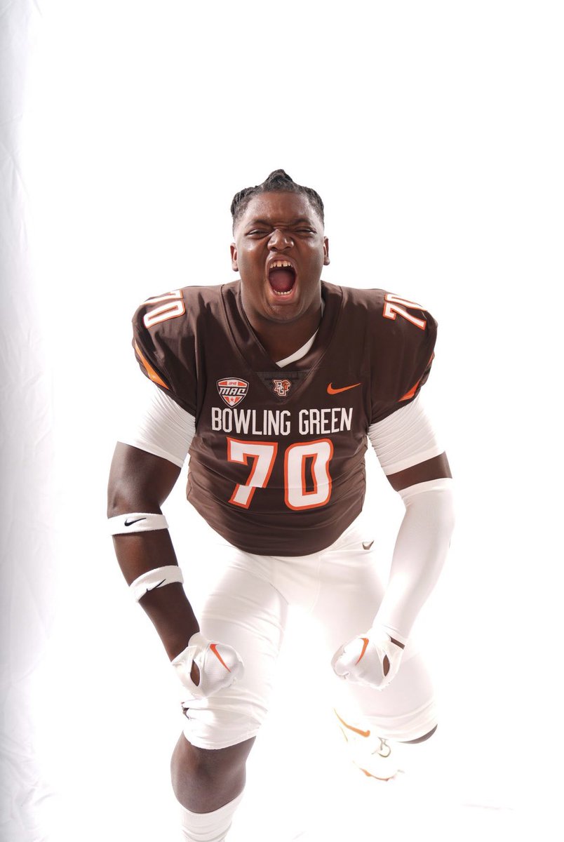 Thank you @BG_football for having me down for an official visit. @scottstolz3 @coachgregnosal @coachbwhite7 @camdendietz @MooreHSFootball @Coachryan9254 <a href="/Rebel_Nation20/">Carlos Davis</a> 
<a href="/coachcosmo25/">COSMO M</a> @coachlofflerBG