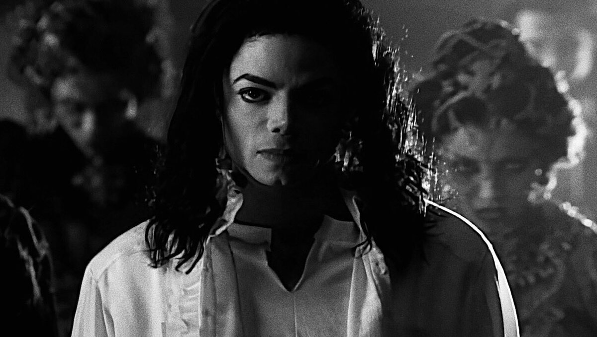 ThrillerGlitter's tweet photo. Michael Jackson • Ghosts (1996) https://t.co/0oV5VfWkZ0