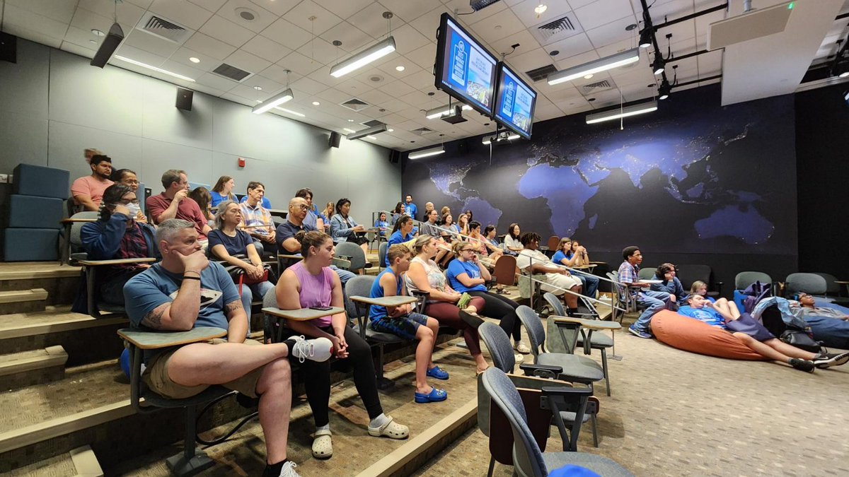 Roger Williams University tweet media