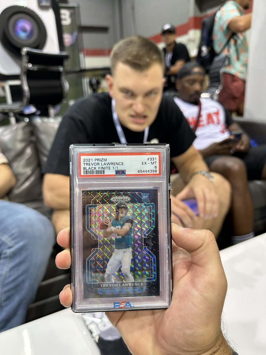 backyardbreaks_'s tweet photo. The biggest @Trevorlawrencee collection just got bigger 🤯🔥 Trevor Lawrence Black Finite 1/1 is coming home 🥹🧃
#backyardbreaks #cardbreaks #sportscards #thenational https://t.co/69wuuM44C1