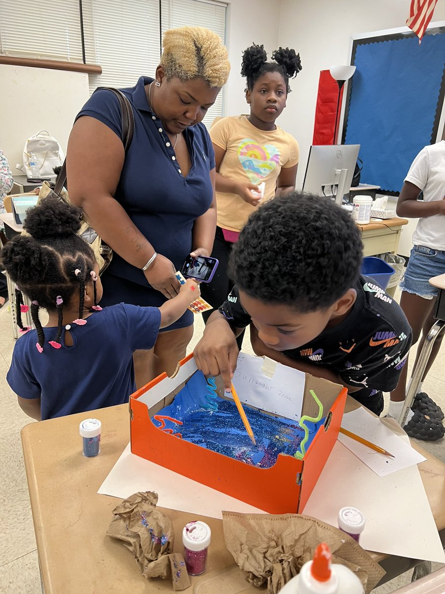 mcpsEDUCATOR's tweet image. Our @SouthLakeES students shared an incredible showcase of STEM projects — including diorama’s, model cars, gardens, graphs and data! There explanations and presentations were detailed and at grade level!!#nosummerslide #summersuccess