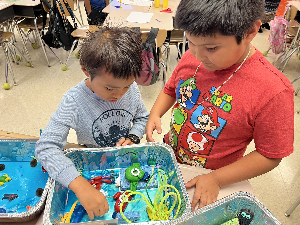 mcpsEDUCATOR's tweet image. Our @SouthLakeES students shared an incredible showcase of STEM projects — including diorama’s, model cars, gardens, graphs and data! There explanations and presentations were detailed and at grade level!!#nosummerslide #summersuccess