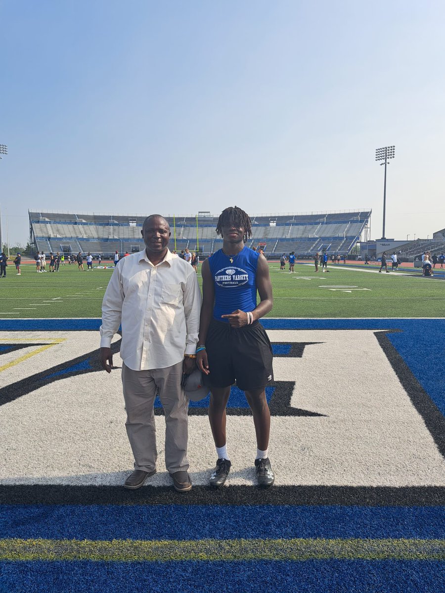 I had a great time at the Buffalo Camp yesterday! Huge thank you to <a href="/coach_cope/">Holman Copeland</a> for the great coaching!! 
And shoutout to my dad for the drive💙

<a href="/CoachMoLinguist/">Maurice Linguist</a> 
<a href="/UBFootball/">Buffalo Football</a> 
#UBhornsUP