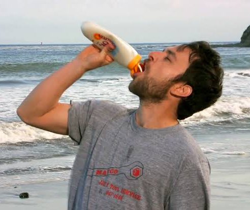 emocharliekelly's tweet photo. his job is beach https://t.co/REGLjl6XWS