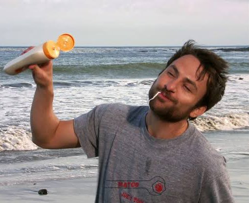 emocharliekelly's tweet photo. his job is beach https://t.co/REGLjl6XWS