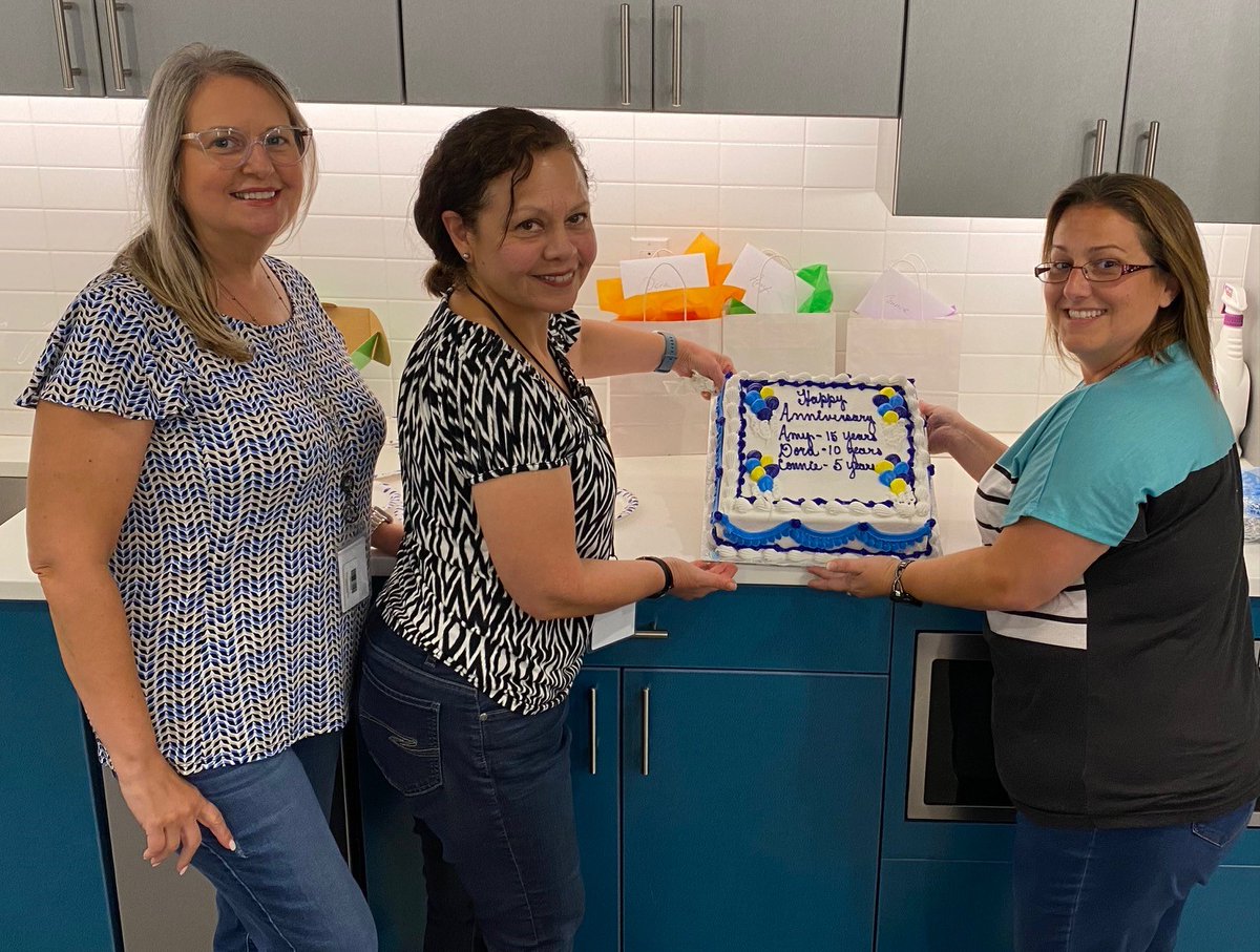 OnPathCU's tweet photo. Who doesn't LOVE Anniversaries & cake?! Happy Anniversary our incredible OPFCU team members, you ladies rock!! #BeOnPath #BestOnPathTeam https://t.co/doxkyeSpUg