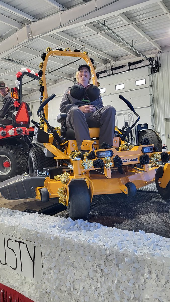 Our employees Rusty, Dusty and Busty made an appearance in this year's Vermilion parade.
Thanks to everyone who participated and made it such a fun and great parade!