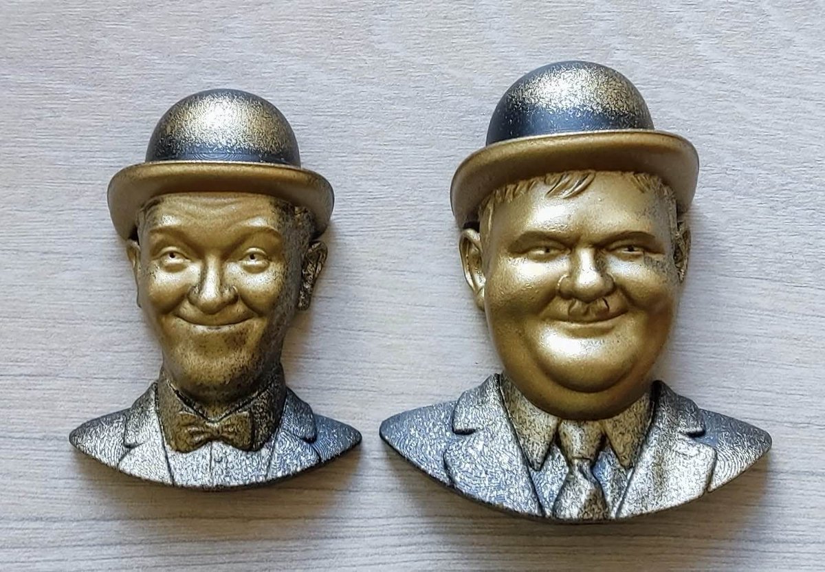 FerrieEJ's tweet photo. Adorable magnets! Now on sale @landhmuseum #Ulverston #madeinulverston @Stan_And_Ollie ❤️ https://t.co/UolFQCqtB1