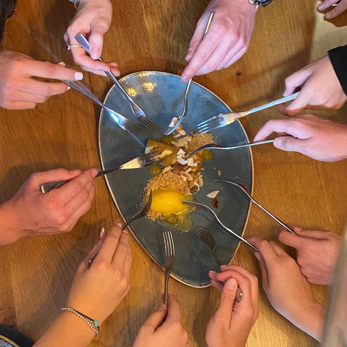 Introducing our BRAND NEW SUMMER Dinner and Lunch Menus! 

We are delighted to announce that the Red Lion Restaurant is now serving a delectable array of summer dishes carefully curated by our Executive Chef Tom Marr!  

To book your table visit: peakedgehotel.co.uk/eat/red-lion