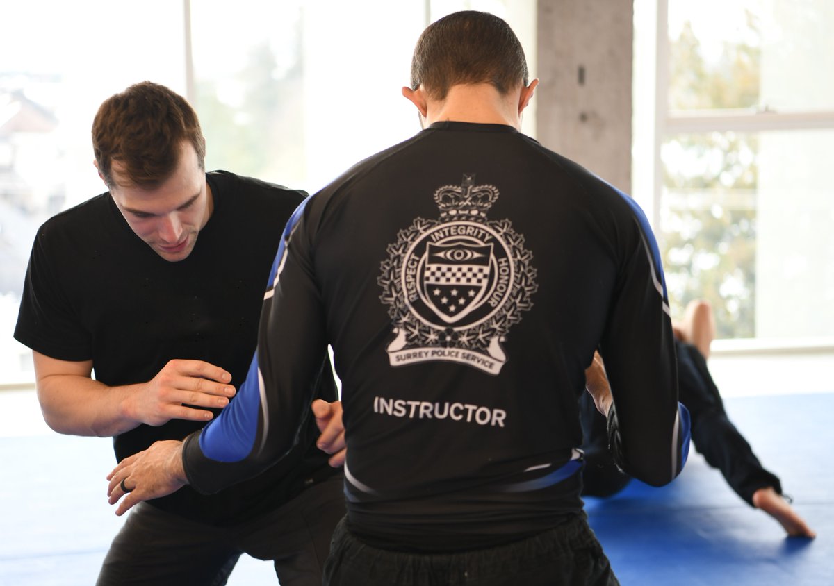 surreyps's tweet photo. SPS has developed advanced training courses for our sworn police officers to further build on their training. These courses include: Police Operational Medicine, High Risk Arrest, High Risk Entry, and Gracie Survival Tactics #SPSTraining https://t.co/5Vt0z8KLxw