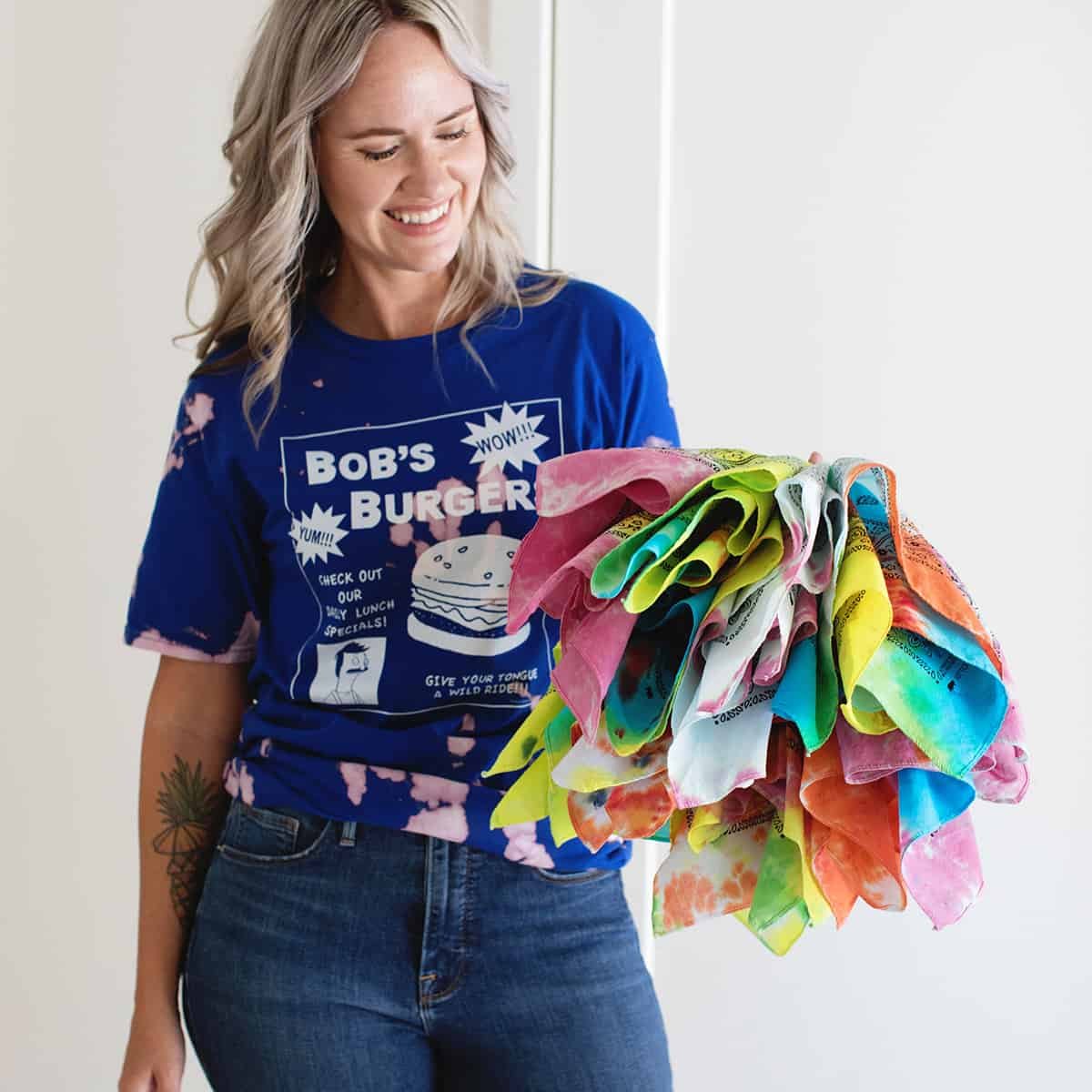 How to Tie-Dye - Beginner's Guide
abeautifulmess.com/how-to-tie-dye…