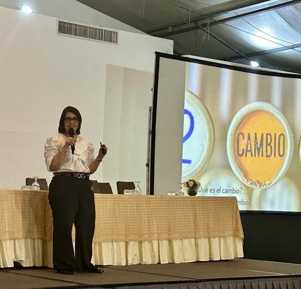 Ángela Español tweet media