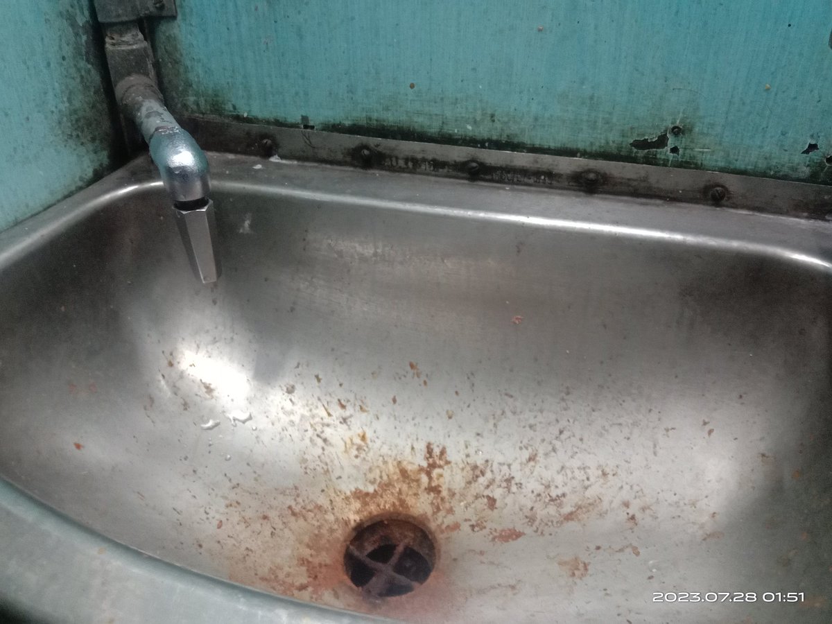 DinMukherjee's tweet photo. @RailwaySeva  pnr- 6623053544 
There is no water from last 7-8 hours....
How to use washroom then.. https://t.co/zgVlqAKvw3