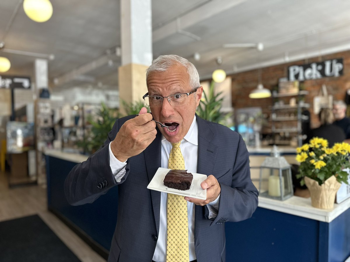 .<a href="/RelayCoffee/">RELAY COFFEE</a> has been keeping the community of #Hamilton caffeinated since 2019!

Joined Jason for a pick-me-up this afternoon on our final business stop of the day, to hear all about how our #DigitalMainStreet program helped them increase their online presence! ☕️