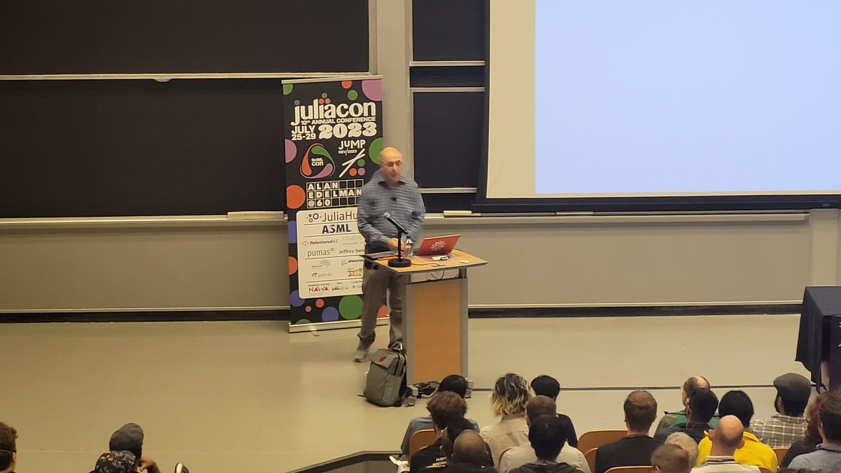 dragonflystats's tweet image. Stephen Wolfram giving a keynote in front of a packed auditorium at @JuliaConOrg 
#juliacon
