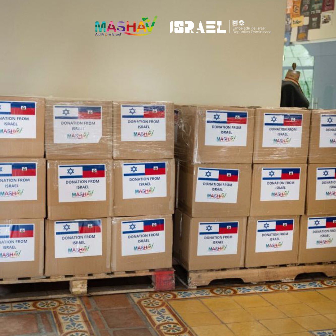 IsraelinRepDom's tweet photo. Asistimos nuevamente al pueblo de Haití con cientos de cajas de alimentos gracias a @MASHAVisrael . Creemos en la cooperación y el desarrollo. 

Agradecemos a los amigos de @codevi_campus y Grupo M por ser un enlace clave para enviar la donación a Haití. 🇮🇱🤝🇭🇹 https://t.co/Wgm15PRRjs