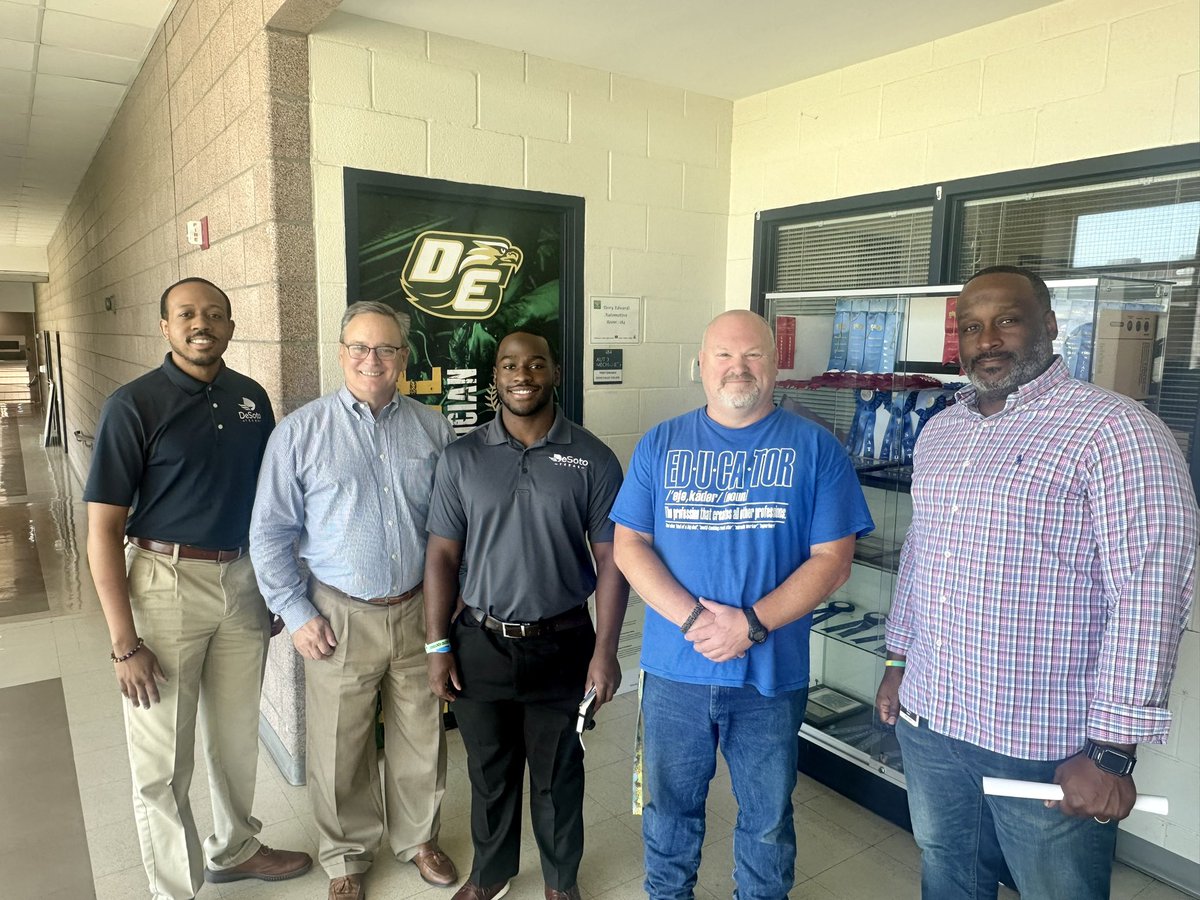 Thank you to <a href="/desotoisdeagles/">DeSoto ISD</a> Partnerships &amp; Community Engagement, Solar Turbines, and <a href="/DEDC/">DeSoto Development Corp.</a> for a productive meeting on strategizing to create opportunities for our <a href="/DeSotoISDCTE/">DeSoto ISD Career & Technical Education/CCMR</a> students. #RaisingTheBar