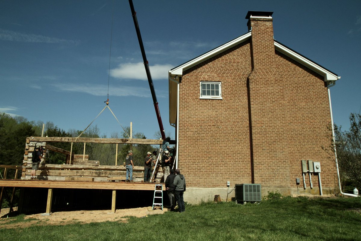🪓NEW🪓NEW🪓NEW🪓On TONIGHT’S ALL-NEW episode, the Barnwood Builders head to Lexington, VA to build a log addition onto an 1800's brick home! Along the way, the guys must figure out how to attach old logs to handmade bricks🪵➕🧱 = 🤔 

TONIGHT at 9p/8c on @MagnoliaNetwork! 📺⚒️