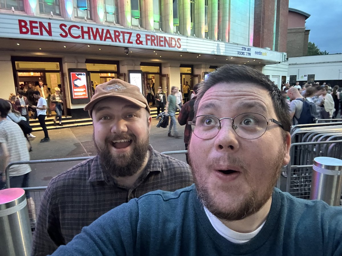ColinBrainVSMCU's tweet photo. A quick hello from Rob &amp; George! 

We miss yooooou! https://t.co/exiwgw9V5f