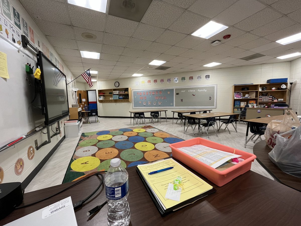 We had such a great meet and greet today! I can’t wait for Tuesday💕 thankful for our village⭐️
<a href="/OGSTEAM_Kinder/">Kinder Oak Grove STEAM Academy</a> <a href="/OGESeagles/">Oak Grove Elementary School</a>