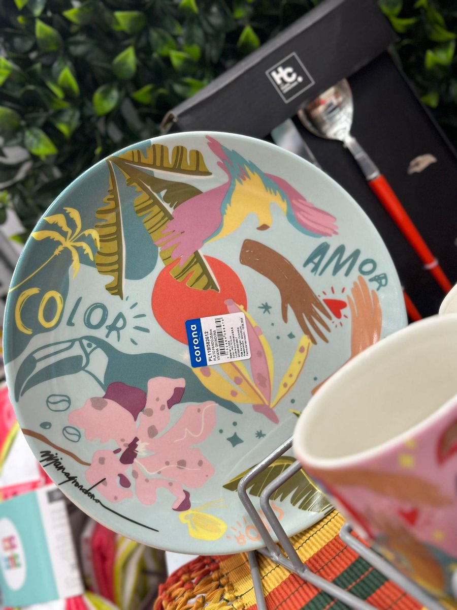 Homecenter_co's tweet photo. 🦚 A mí no me gustan, a mí me encantan --> https://t.co/bkLo2PFVTX 🤩🍽️.
#Homecenter #IdeasHC #Vajillas https://t.co/BYV5ijDOur