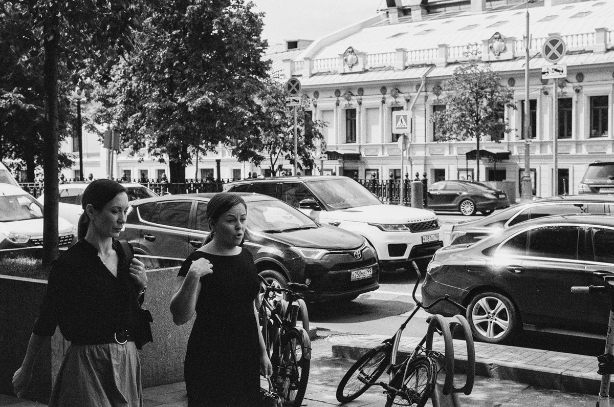 #moscow #bessar3a #voigtlander50mmf15 #streetphotography #monochrome #film #fomapan400