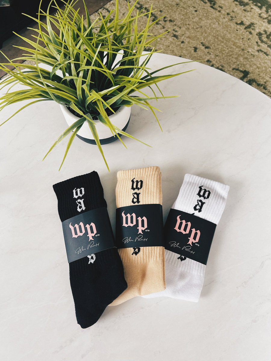 WaveProvided's tweet photo. Just dropped: our “wave” socks 🌊 

We have three colorways available now for preorder on https://t.co/g3LpKu1vGf the official release will be August 11, 2023.

Noir
Stone
Blanche https://t.co/Jv80UL2zg7