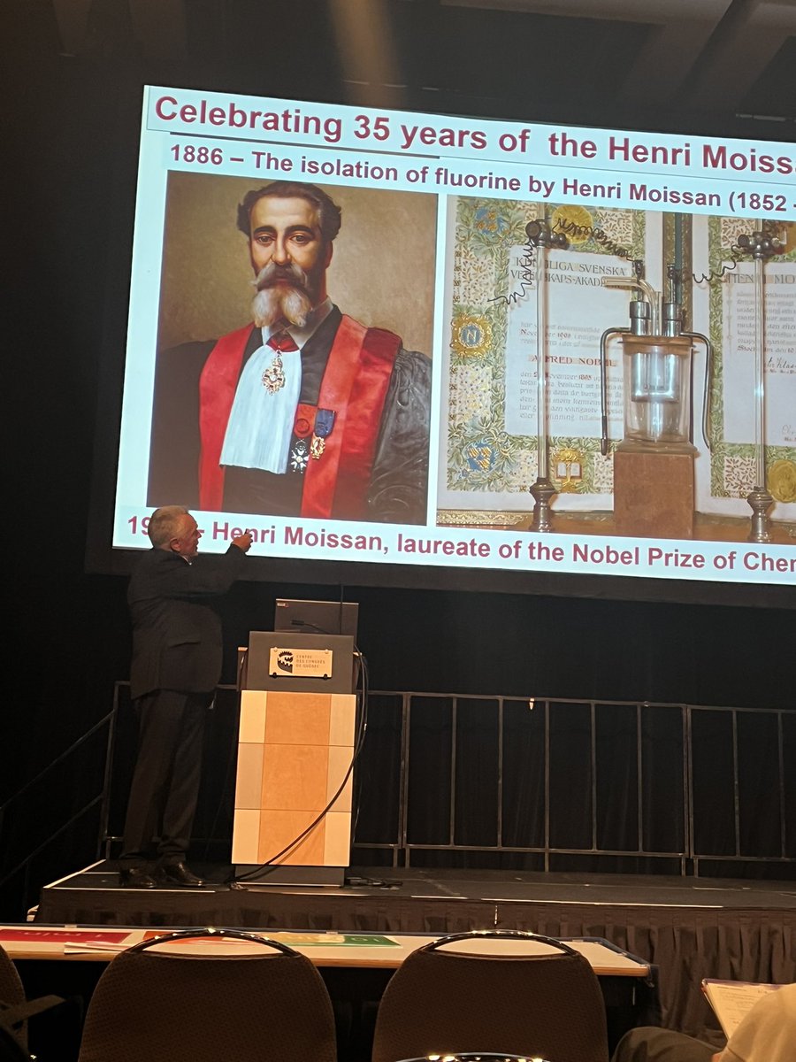 Alain Tressaud presenting the Moissan Award. #isfc2023 #fluorine <a href="/Maison_Chimie/">Maison de la Chimie</a>