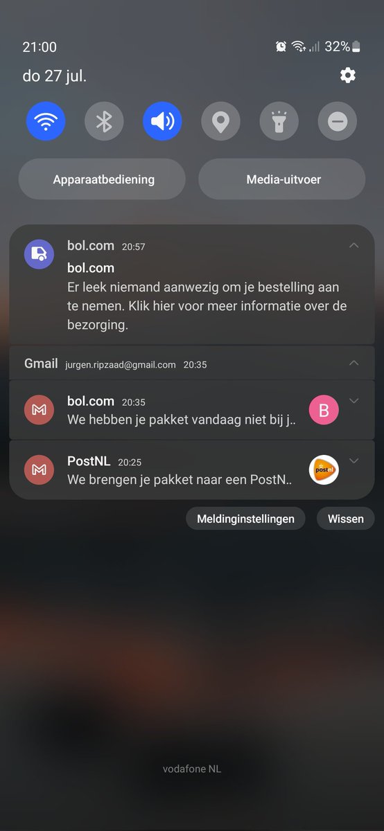 JukkiesR's tweet photo. @PostNL Bedankt weer. Niemand heeft er aangebeld en op onze video deurbel was ook niks te zien. Fijne collega's hebben jullie. 

Makkelijk werken zo. Geen zin? Scan gewoon af als niemand aanwezig...

Nu kan ik het pakketje pas maandag (!) na 15:00 zelf gaan ophalen. https://t.co/KcWuSr5ZRT