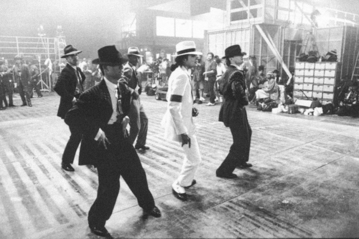 MJJ LEGION HD tweet media