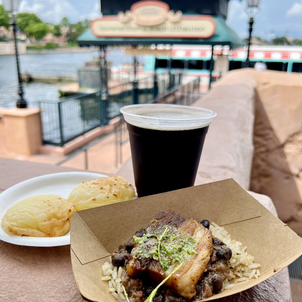 THEDIZWAH's tweet photo. Day 1 Food &amp; Wine Festival !🍺 #Epcot #WDW https://t.co/VrDWMSeW9n