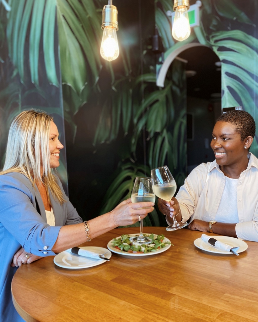 WillowbrookBC's tweet image. Perfect day to catch up with a friend over snacks and sips at Captain's Oven Pizza 

#willowbrookeats #hellothursday #winetime #pizzalovers #takingtimetoconnect #snacksandsips #shopwillowbrook #explorelangley