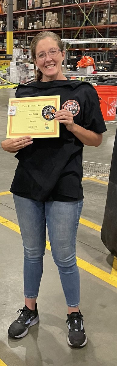 Congratulations Jen Crisp for being the first AP associate to earn “Universal Associate”. ⁦<a href="/thd_dlussier/">deb lussier</a>⁩ ⁦@mmusick77⁩