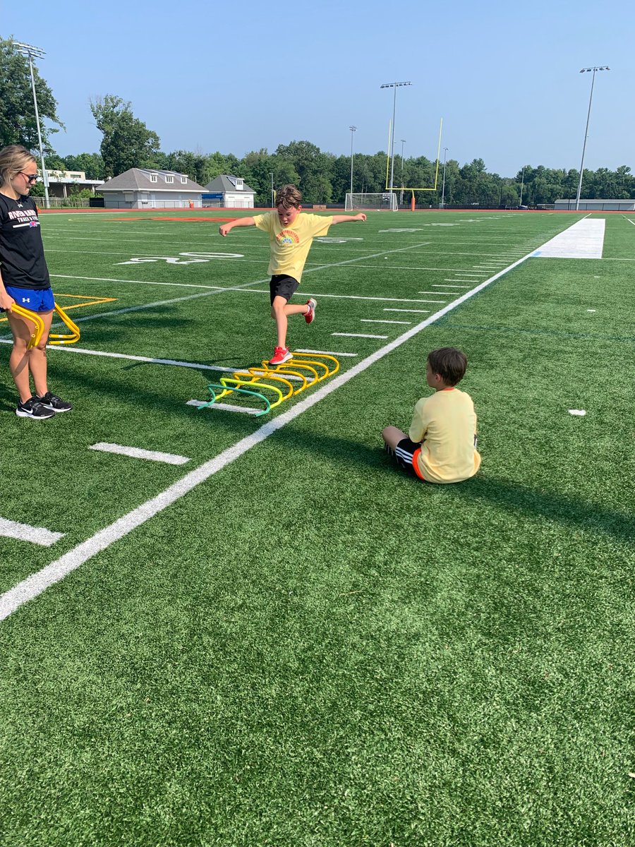 XC_Project's tweet photo. Our Sidney’s Rainbow Runners wearing their new T-Shirts. Under the direction of Coach Ellis &amp; Coach Pecci they have been combining fun and fitness. #SRR #fitnessnfun https://t.co/G6NcuCbKug