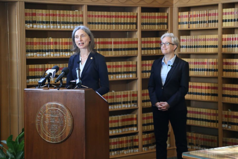 Governor Tina Kotek tweet media