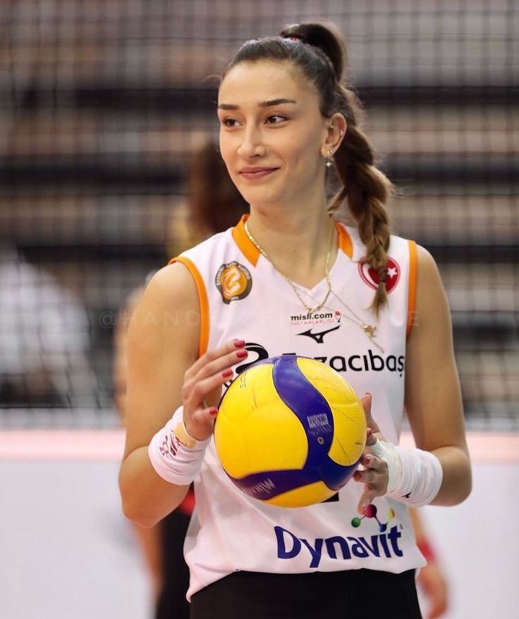 Şimdi gel de               Bambaşka biri
   gör beni