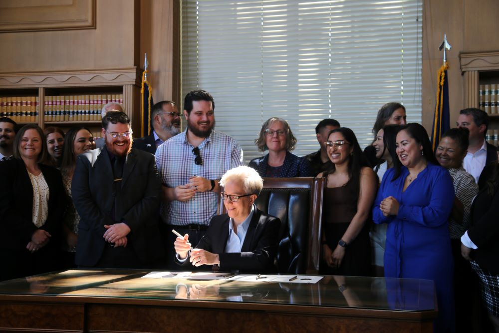 Governor Tina Kotek tweet media