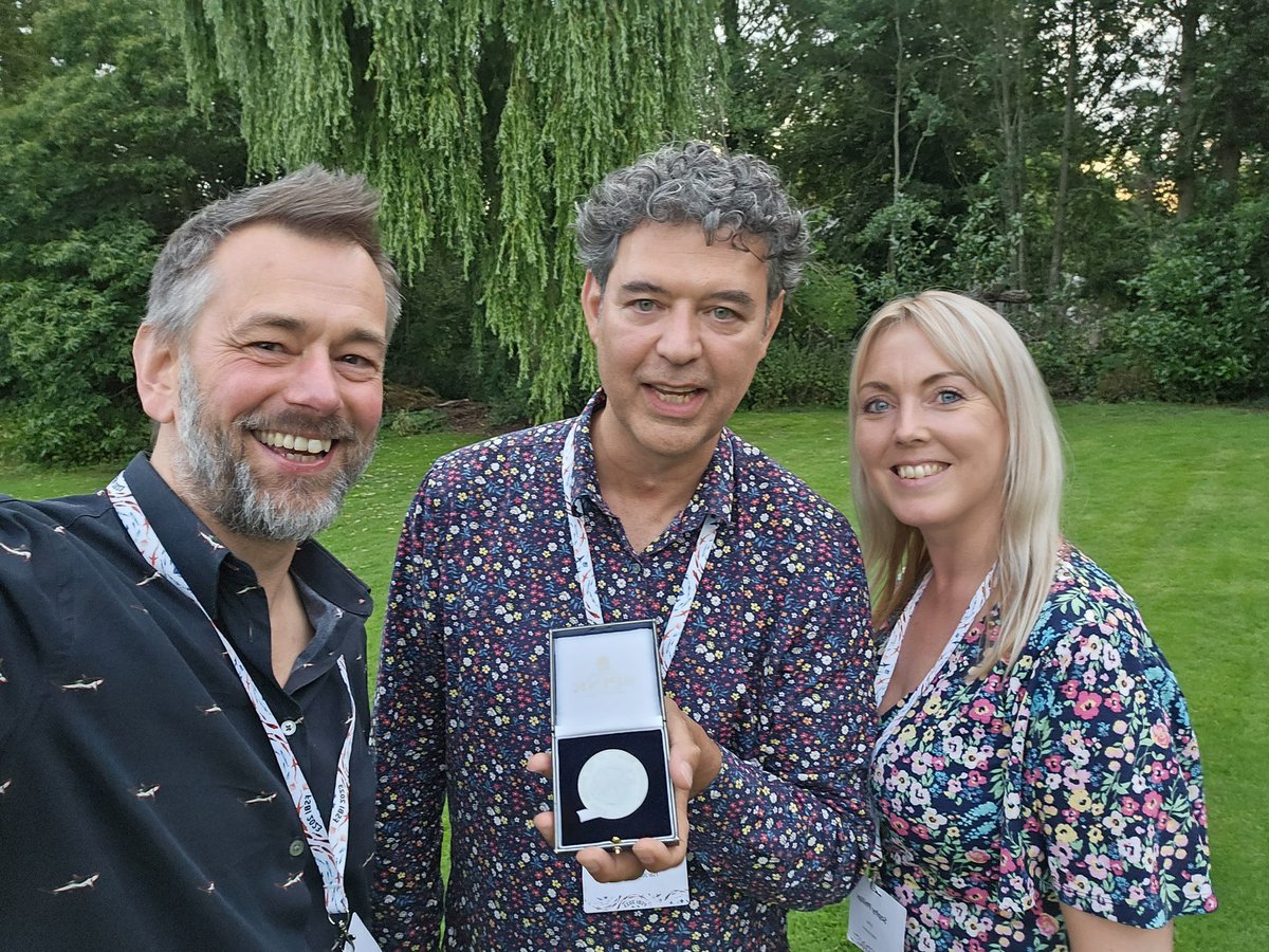 Sophy McCully Phillips (@sophy_phillips) on Twitter photo Great to catch up with @IUCN_Shark 🦈 colleagues @fsbi2023 and 👏to <a href="/NickDulvy/">Nicholas Dulvy</a> for winning the Le Cren <a href="/TheFSBI/">fsbi</a> Medal…very well deserved! <a href="/TheSimsLab/">David Sims</a> <a href="/CefasGovUK/">Cefas</a> Great to catch up with @IUCN_Shark 🦈 colleagues @fsbi2023 and 👏to <a href="/NickDulvy/">Nicholas Dulvy</a> for winning the Le Cren <a href="/TheFSBI/">fsbi</a> Medal…very well deserved! <a href="/TheSimsLab/">David Sims</a> <a href="/CefasGovUK/">Cefas</a>