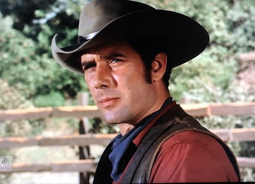 NLCarolynMuse's tweet photo. A #HappyBirthday to retired film/television actor/singer/horse rancher Robert Fuller (90). #TheBrainfromPlanetArous #TeenageThunder #WagonTrain #Laramie #ReturnoftheSeven #IncidentatPhantomHill #WhatEverHappenedtoAuntAlice #TheHardRide #Emergency #MustangCountry #TheFallGuy https://t.co/ZALcUkWGHA