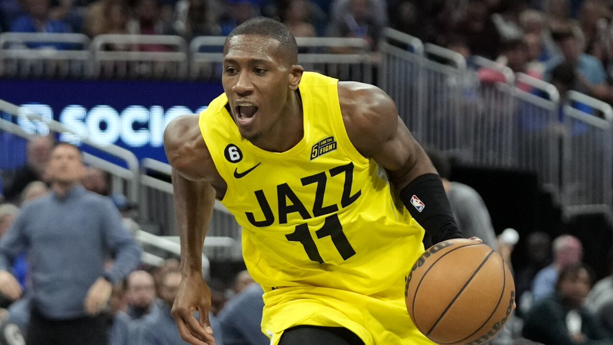 CharlieSpungin's tweet photo. 🧵 Kris Dunn may have been the most underrated player in the league last season.

Utah gave him a shot toward the end of the season, and he shined, averaging 13.2 points and 5.6 assists per game on 60.6 TS%. A thread on how he closed the year and revitalized his career...

📊🎥⬇️ https://t.co/ZSZw6KfvYf