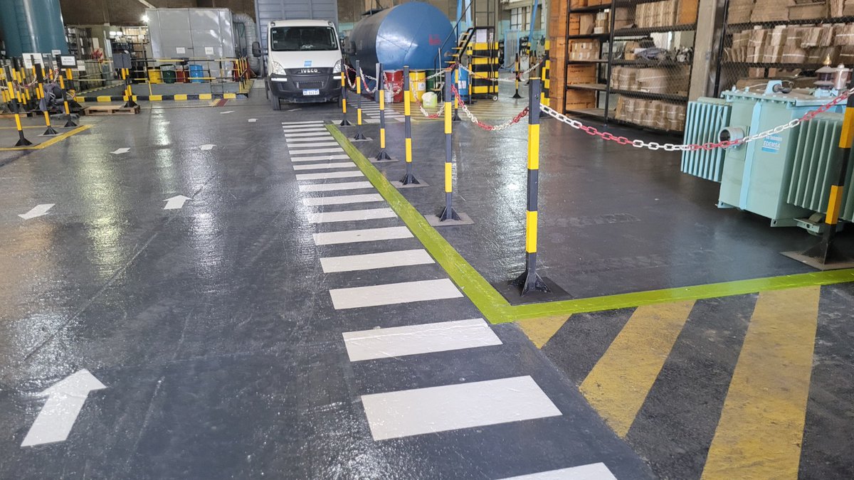 Edemsa's tweet image. #EDEMSA realizó mejoras en su #Taller de #Transformadores

Para cumplir con las disposiciones indicadas por el sector de #Higiene y #Seguridad, que se encarga de velar por el bienestar del #Medioambiente y de los trabajadores, el Taller de Transformadores fue reacondicionado.
(+)