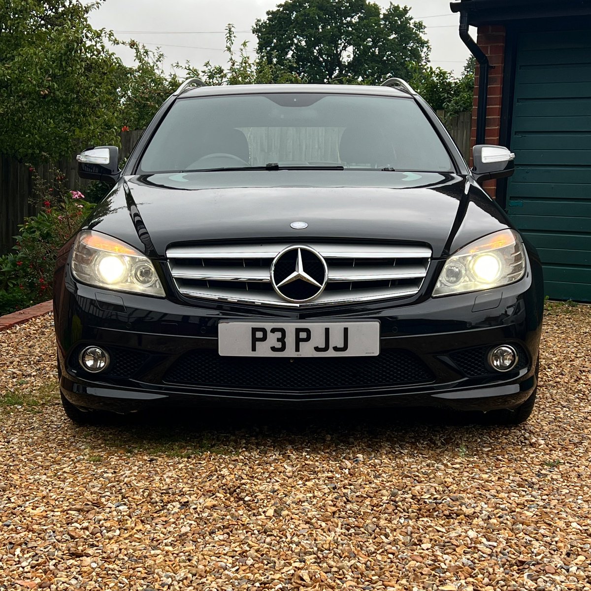 zaakandtweet's tweet photo. E46 replacement. Am I getting old or just taking a different view? Comfy, quiet, bags of space and tech. Converted already. #GermanWhip https://t.co/bBF47eTPLe