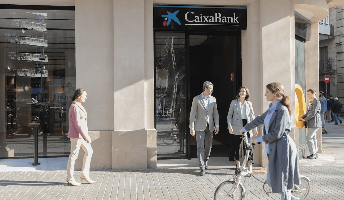From pioneering innovation with a tech-first approach to driving digital transformation, Spanish financial group -<a href="/caixabank/">CaixaBank</a>- is enhancing customer experiences and modernizing its business with IBM #Cloud For Financial Services: ibm.co/3DyQltG